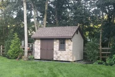 Historic Quaker Roof Stone Cottage