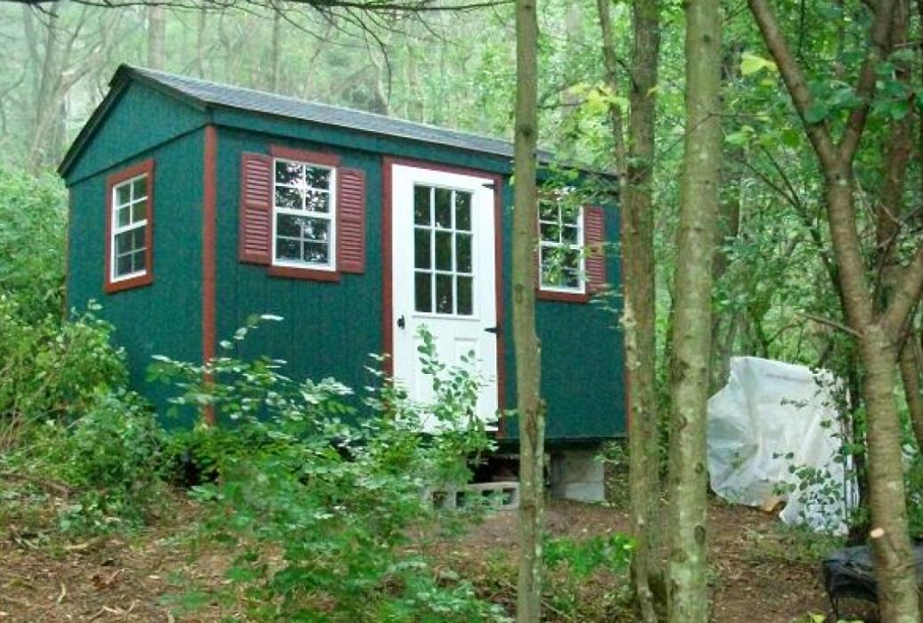 8x12 green aframe red trim