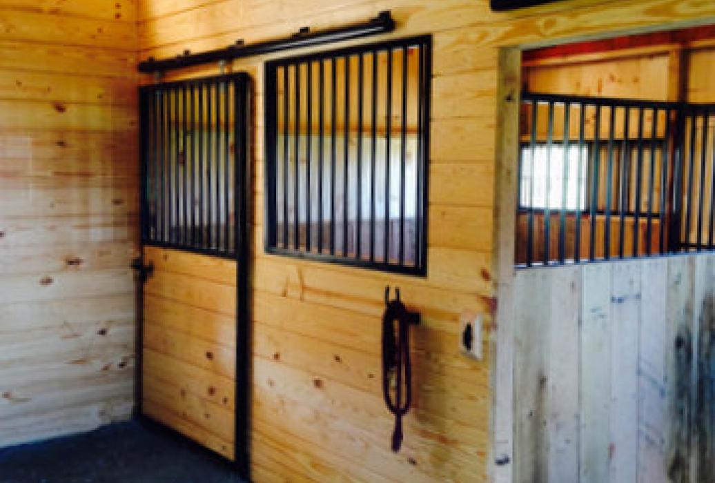 Stall barn with Overhang-12 Stall barn with Overhang-12
