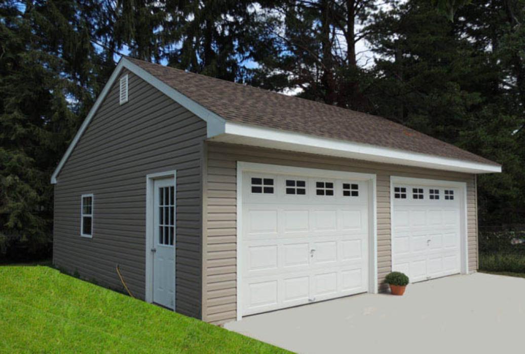 Custom Single Story Quaker Style- 1/2 &amp; 3 Car Garages 