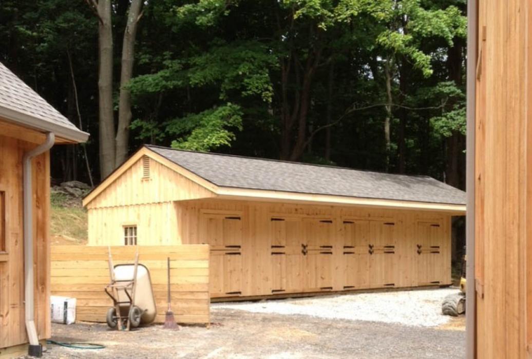 Stall barn CUSTOM Custom horse stall barn