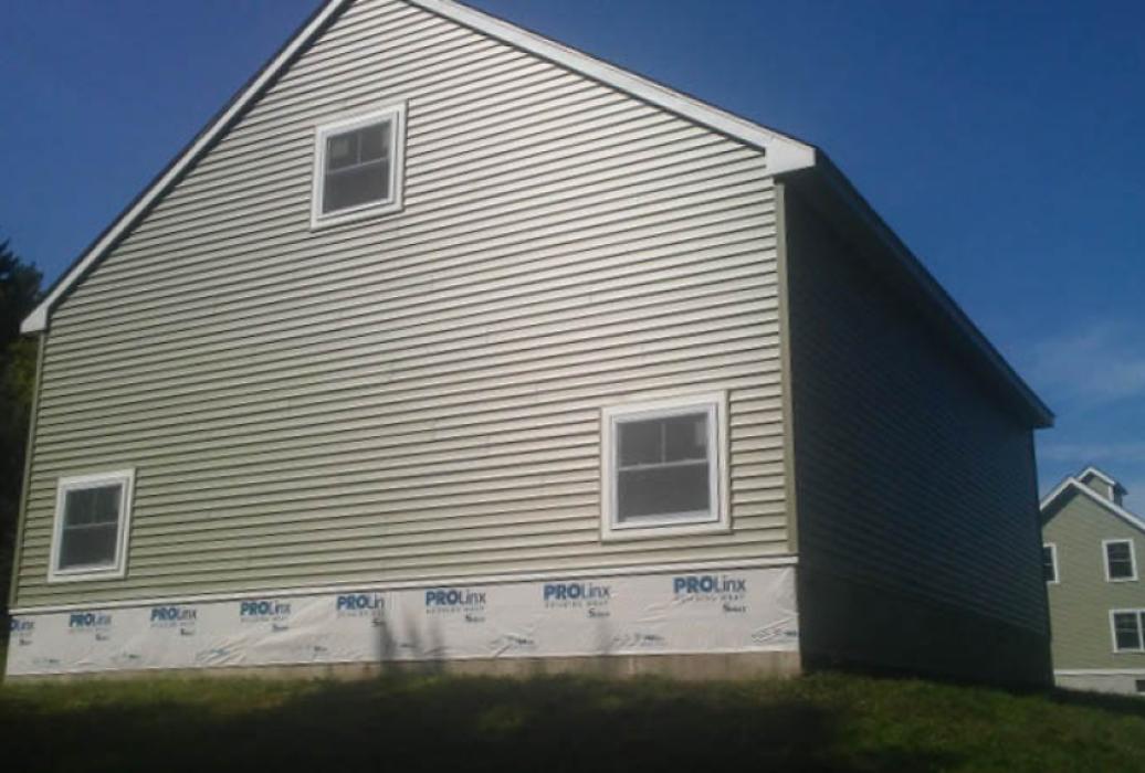GALLERY 1-2 Side view of garage showing three windows