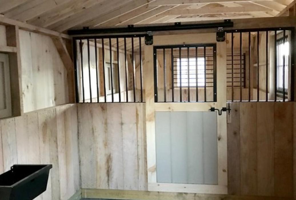 Horse barn 102-4