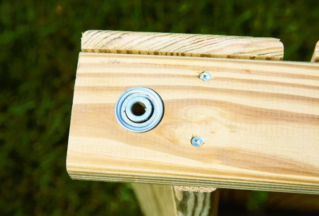 Glider details - zinc screws Glider details - zinc screws