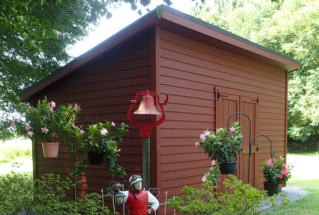 9280- 10x16 backyard studio 5" LP lap siding