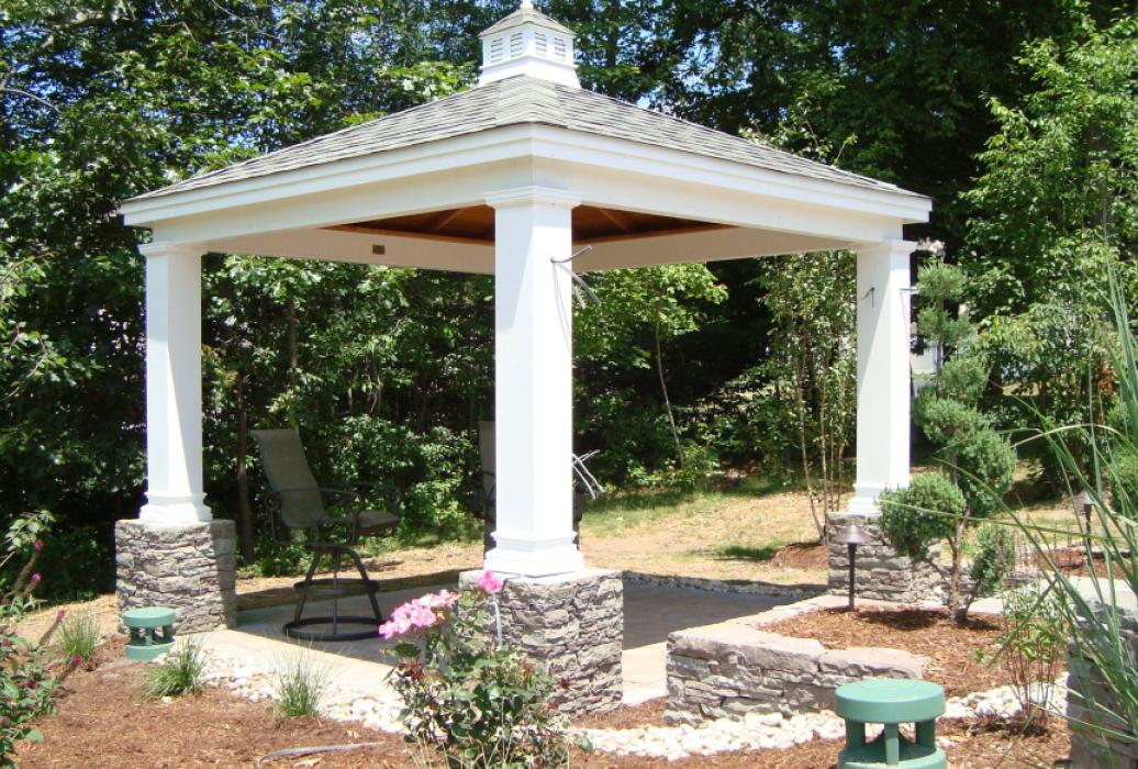10x10 Newport w 10in Square Posts