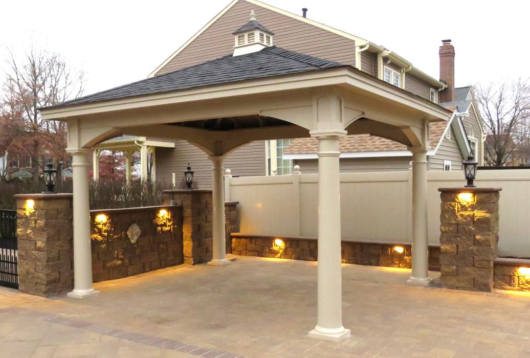 12x14 Manor Almond w/ Columns &amp; Sq Cupola