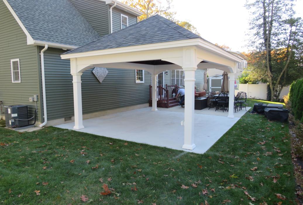 16x20 Manor W/(4)8in Posts