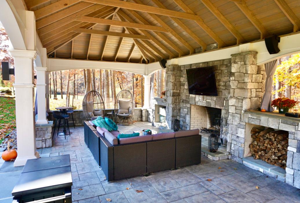 16x20 HAMPTON INTERIOR