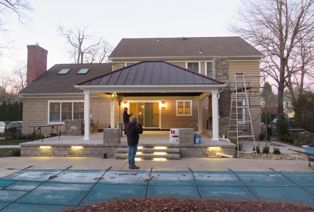 20x24 Newport w(4) 8_Posts &amp; Standing seam Roof
