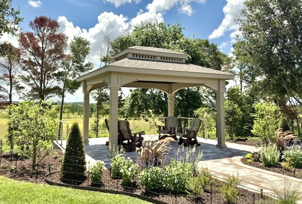 12x16 Manor w Clerestory & Clay Vinyl
